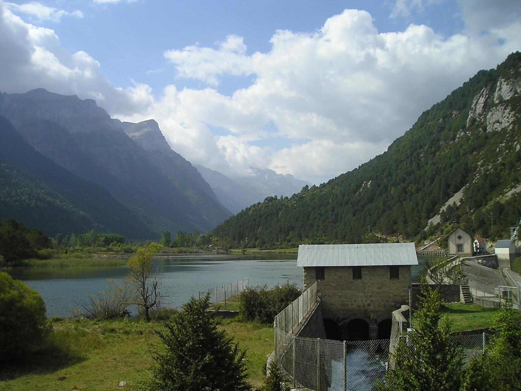 Camping Pineta Hotel Bielsa Exterior photo